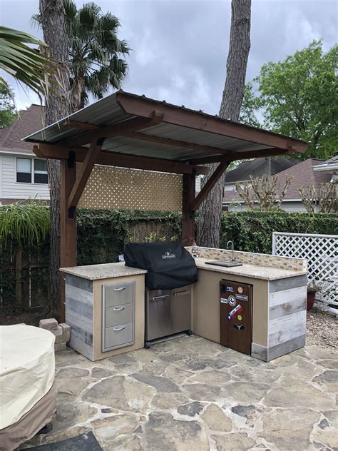 fabricate an aluminum cover over outdoor grill area|bbq grill with pergola.